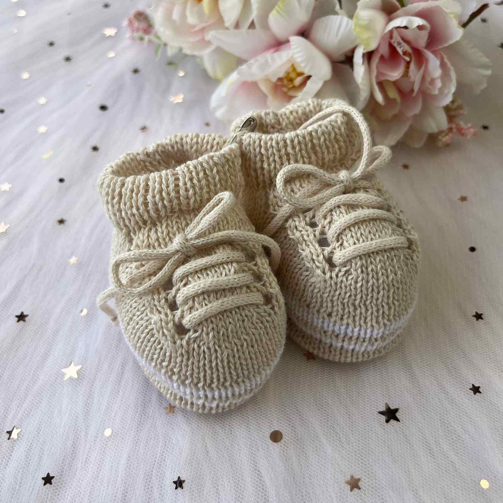 Os Primeiros Pontos: Toucas e Sapatinhos Essenciais - inspiração 1