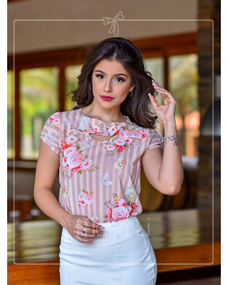 O Toque Romântico das Blusas com Rendas e Babados - inspiração 2