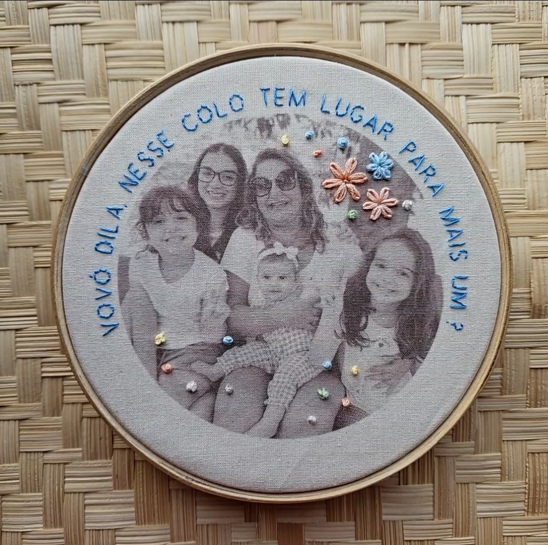 A União do Clássico com o Moderno: Bordado em Fotos de Família - inspiração 1