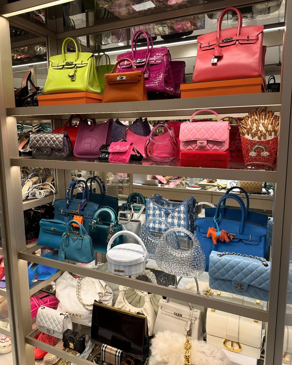 Armazenamento Correto: Protegendo Contra Poeira e Deformações - inspiração 1