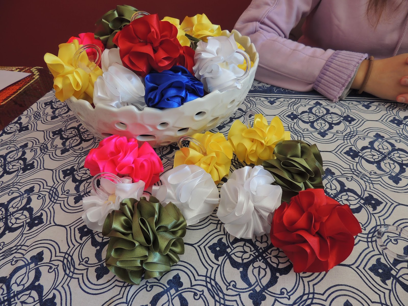 Ideias Criativas: Onde Usar Suas Flores de Cetim - inspiração 2