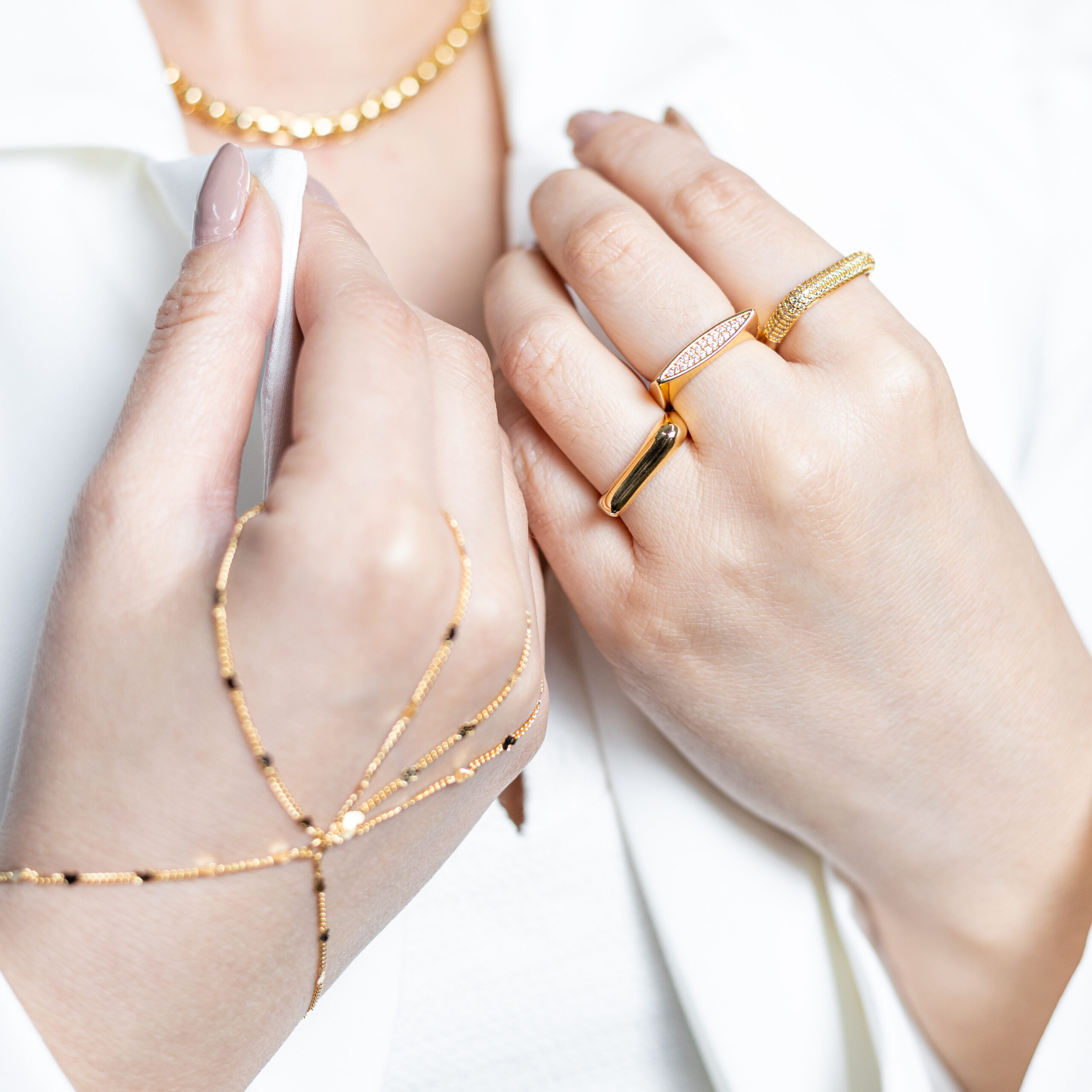 Lenços e Echarpes: Versatilidade em Cores e Texturas - inspiração 2