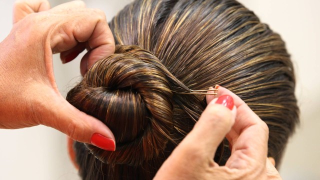 Meio Preso Sofisticado: Onde Posicionar Para um Look Elegante - inspiração 1