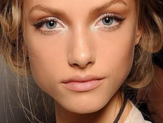 Na Pálpebra Móvel: Base Para Sombras Vibrantes e Duradouras - inspiração 2