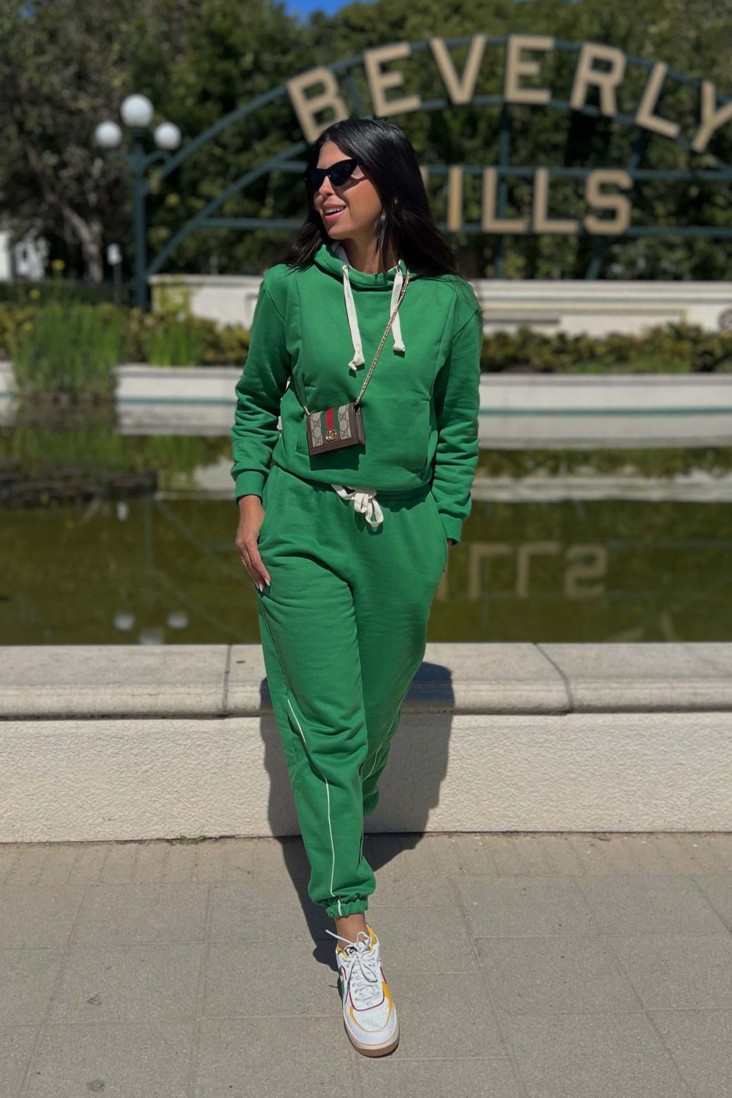 Acessórios que Transformam: Turbinando seu Conjunto de Moletom - inspiração 1