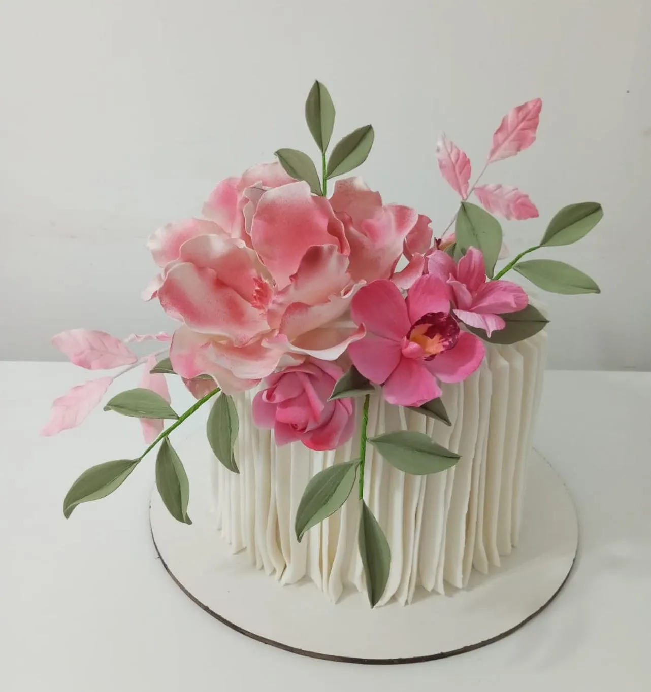 Glitter Comestível e Efeitos Metálicos: Brilho que Causa Impacto - inspiração 1