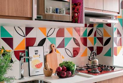 O Impacto dos Azulejos nas Cozinhas Pequenas - inspiração 1