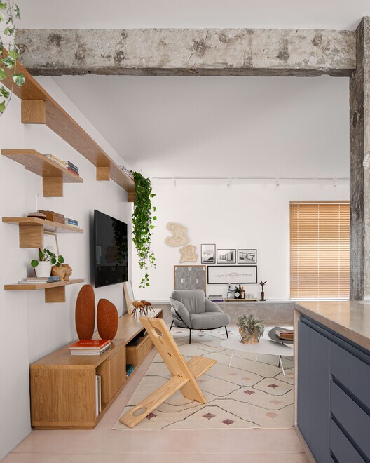 Espelhos Estratégicos: Ampliando e Iluminando o Ambiente - inspiração 1