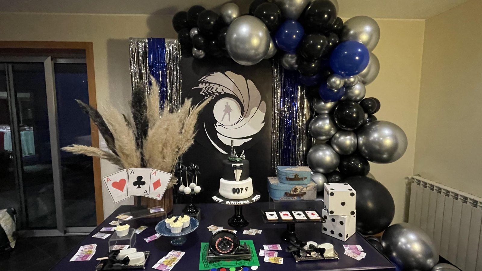 Mobiliário Elegante: Sofás, Mesas e Cadeiras que Remetem a Cassino - inspiração 1