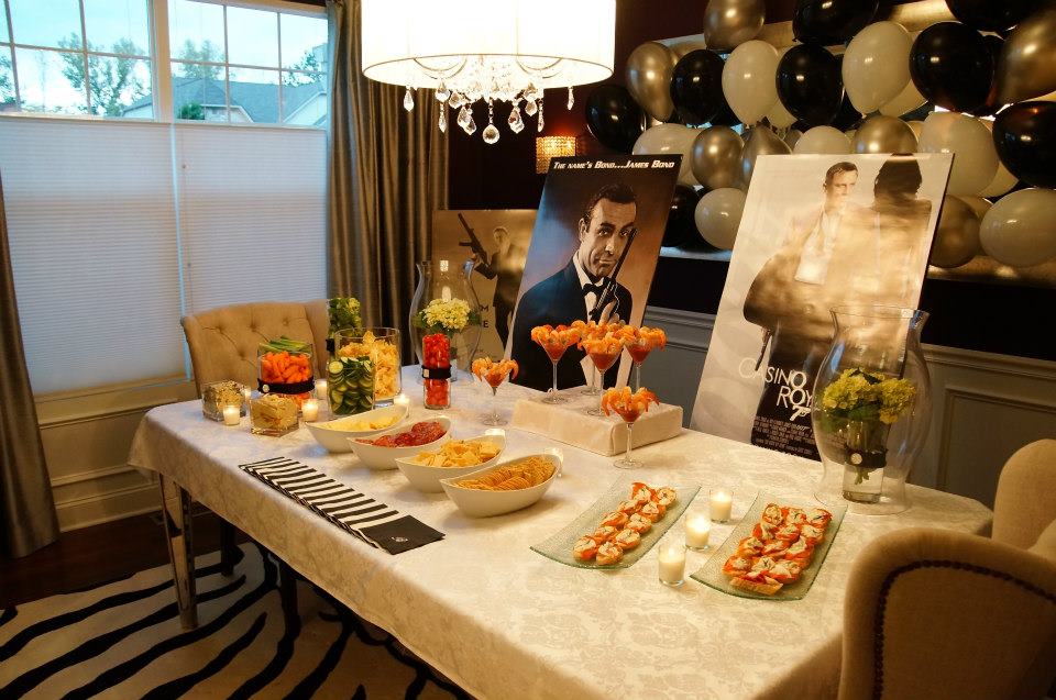 Adereços Temáticos: Detalhes que Transportam os Convidados para o Mundo Bond - inspiração 2