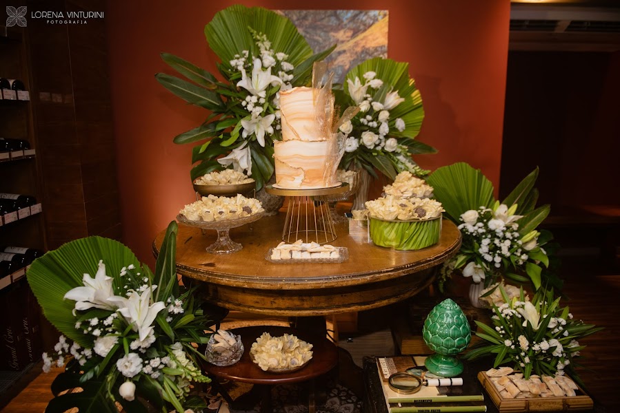 Gamer Zone: Controles Gigantes, Personagens de Jogos e Iluminação Neon - inspiração 1