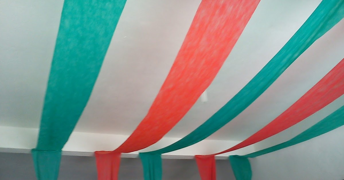 Guirlandas Encantadoras: Crie Laços e Flores de TNT - inspiração 1