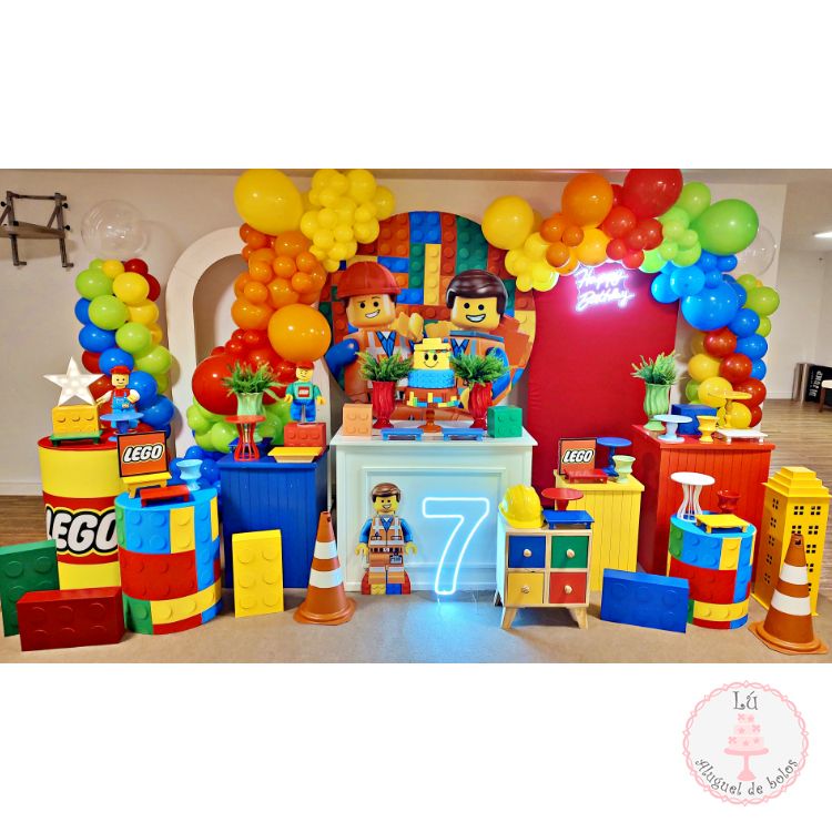 Mobiliário Único: Mesas, Cadeiras e Puffs com o Toque LEGO - inspiração 1