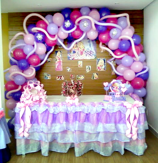 Mix de Materiais: Bexigas com Flores, Tecidos e Luzes - inspiração 2