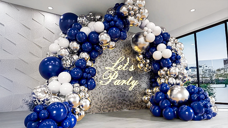 Cachos de Balões Suspensos: Leveza e Movimento para Ambientes Especiais - inspiração 2