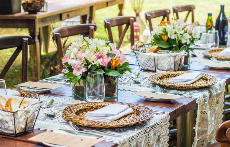 Cores Vibrantes: Explosão de Alegria e Personalidade na Mesa - inspiração 2