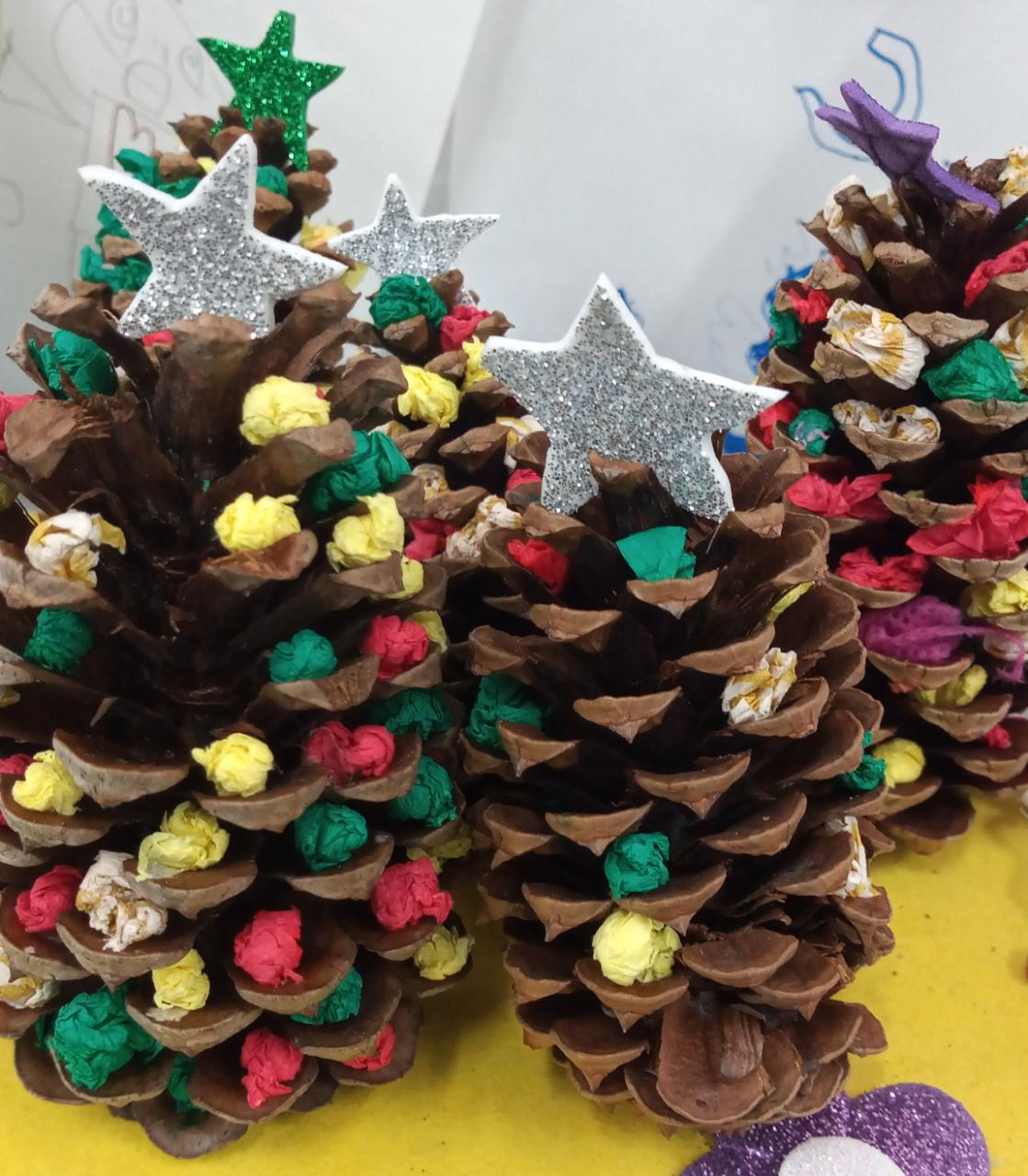 O Charme das Latas: Sinos e Luzes para seu Pinheiro - inspiração 2