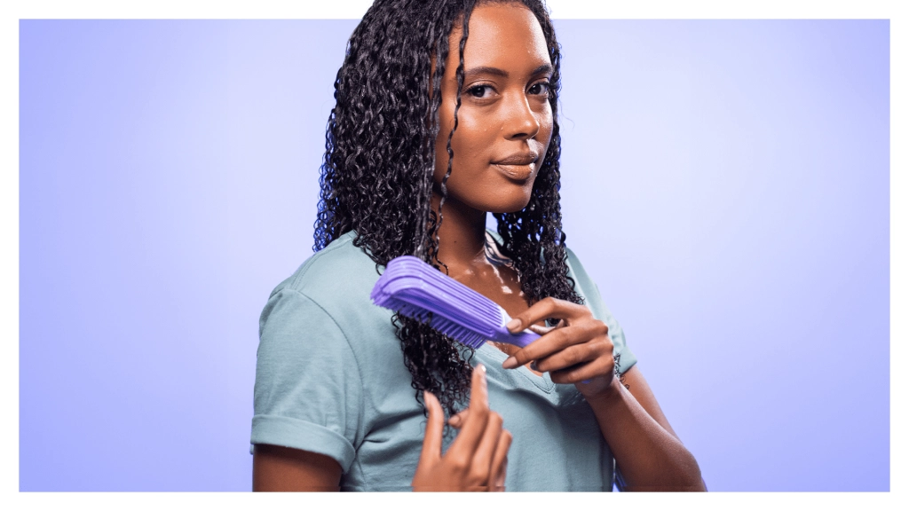 O Toque de Mestre: Amassando os Cachos para Definir e Dar Volume - inspiração 1