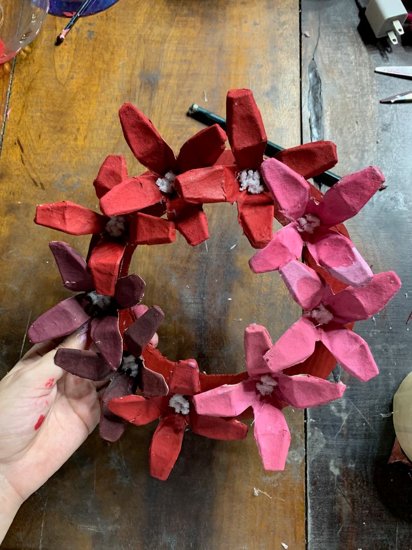 Aplicações Criativas: Onde Usar suas Flores de Caixa de Ovo - inspiração 2