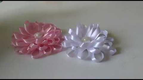 Ideias Criativas para Usar Suas Flores de Cetim em Acessórios - inspiração 1