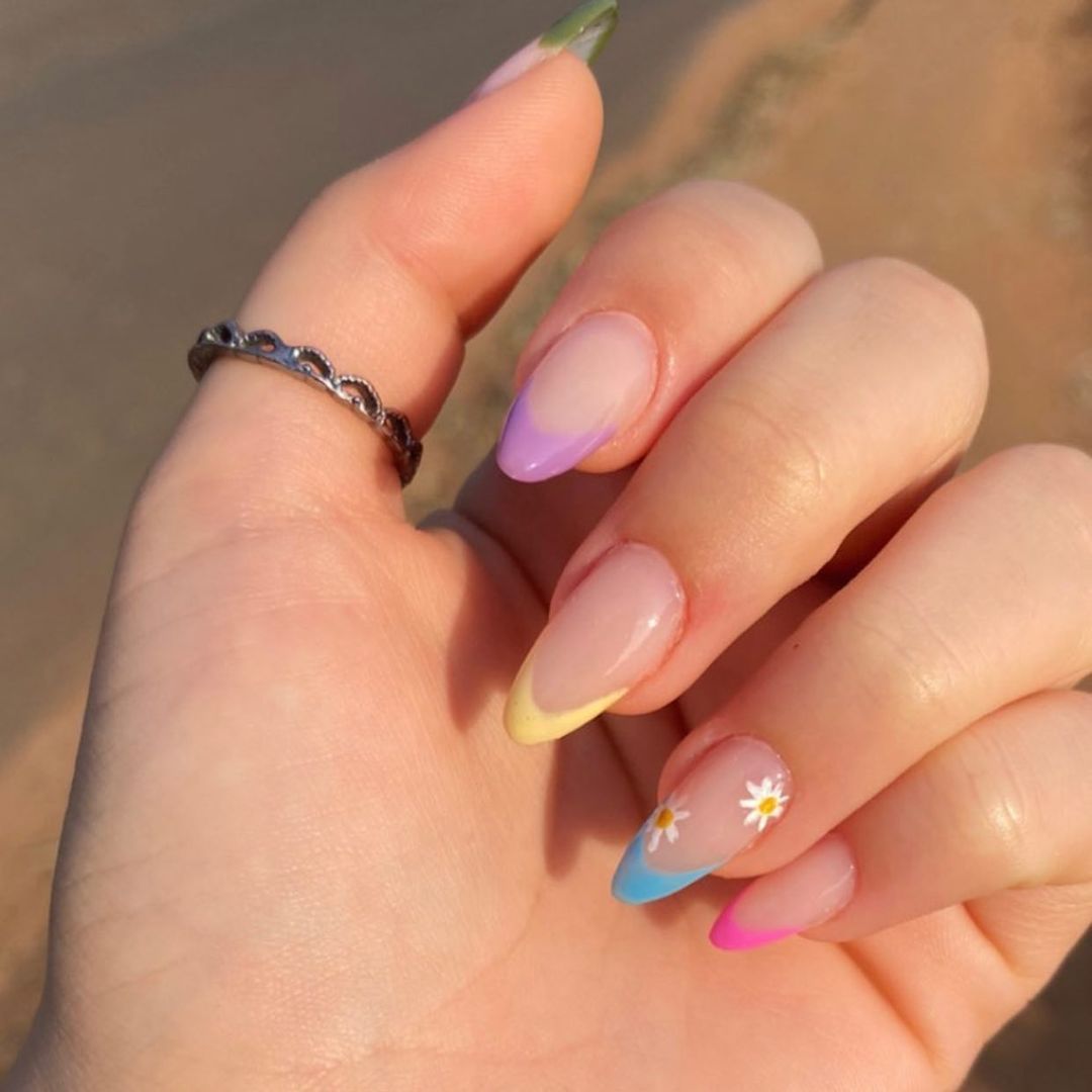 Metais e Glitter: O Brilho que Acompanha a Cor - inspiração 1