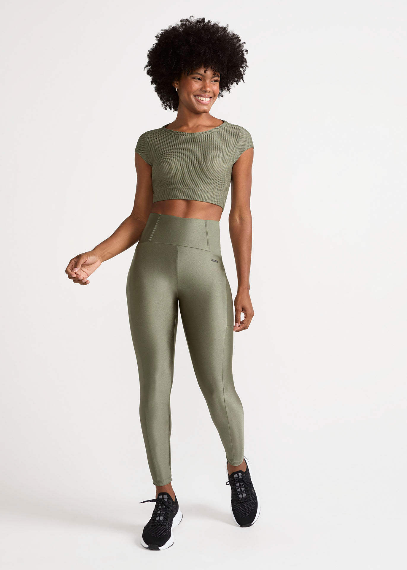 Jeans e Legging: Uma Dupla Que Nunca Sai de Moda - inspiração 2