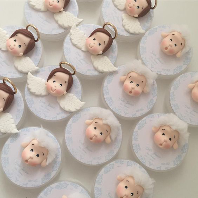 Doces Fakes em Formato Religioso: Um Charme Divertido - inspiração 1