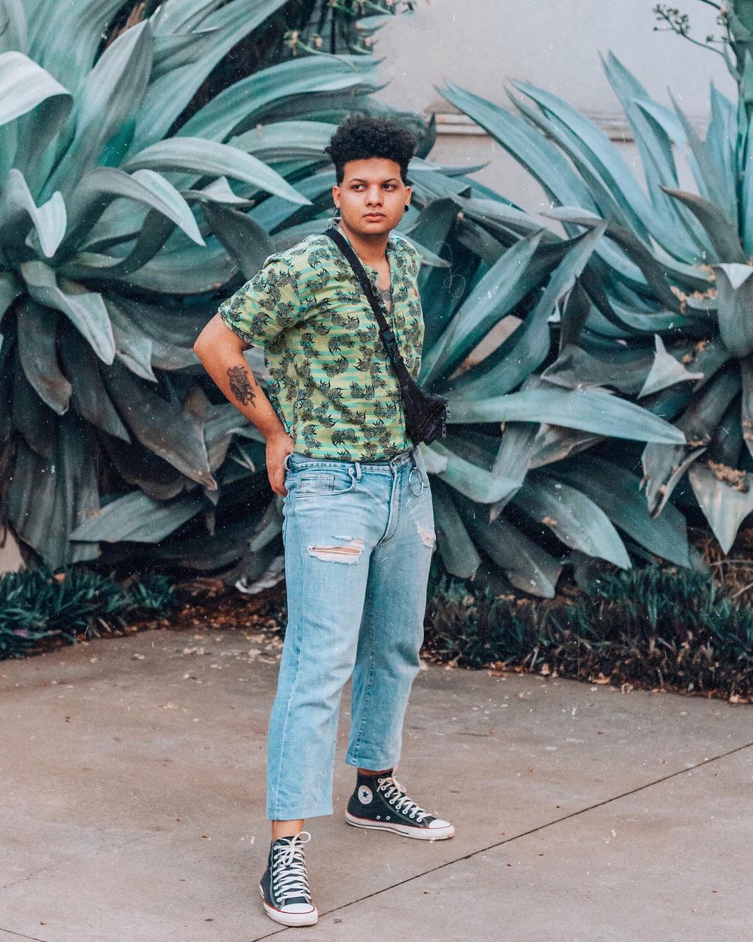 Looks Monocromáticos com All Star: Elegância e Estilo - inspiração 2