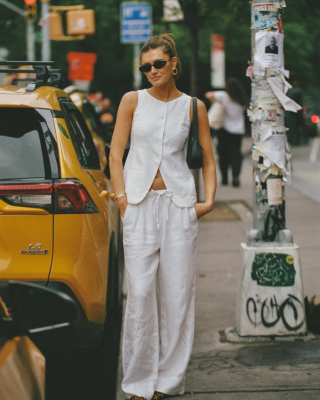 Look Monocromático com Calça de Linho: Sofisticação Pura - inspiração 2