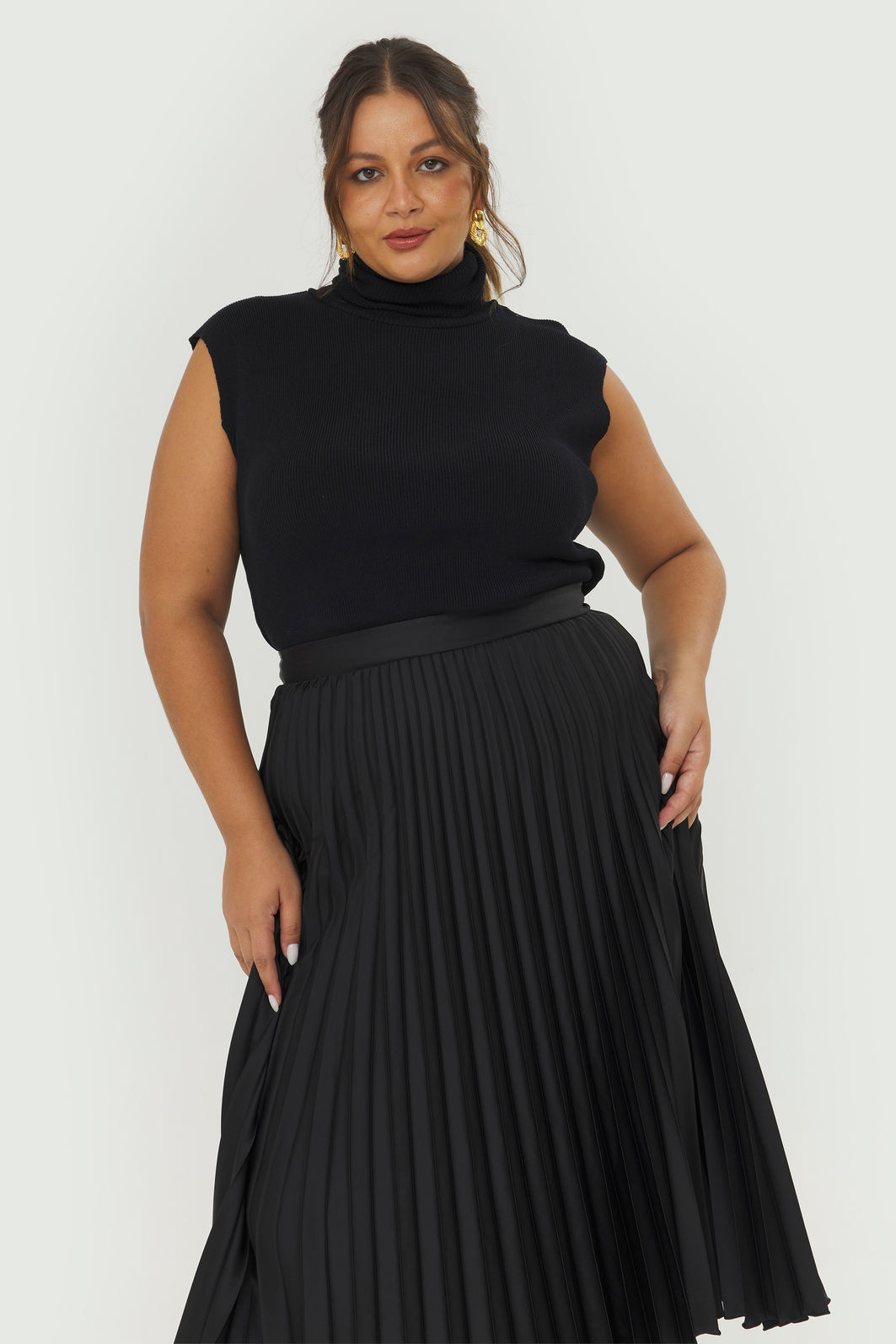 Sensualidade na Medida Certa: Croppeds e Saia Plissada - inspiração 2