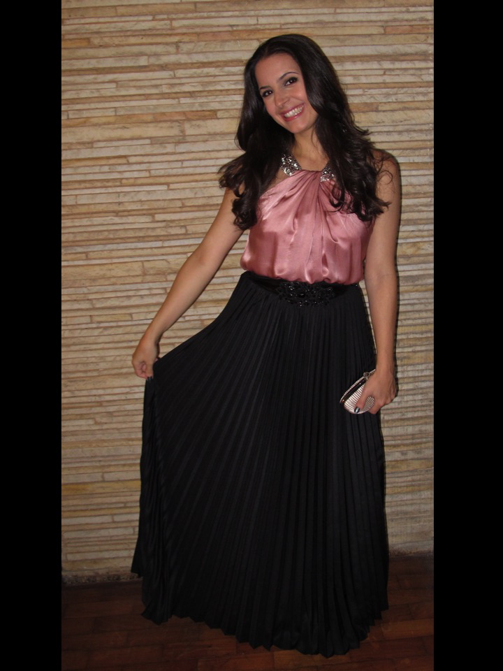 A Aposta Colorida: Cores Vibrantes na Sua Saia Plissada - inspiração 1