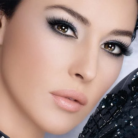 Olhos que Falam: Delineado e Sombra que Capturam a Luz - inspiração 2