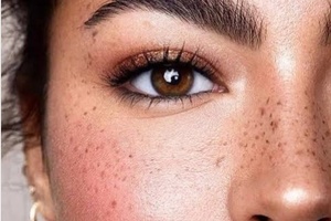 Base e Corretivo: Menos é Mais para Deixar as Sardas Brilharem - inspiração 2