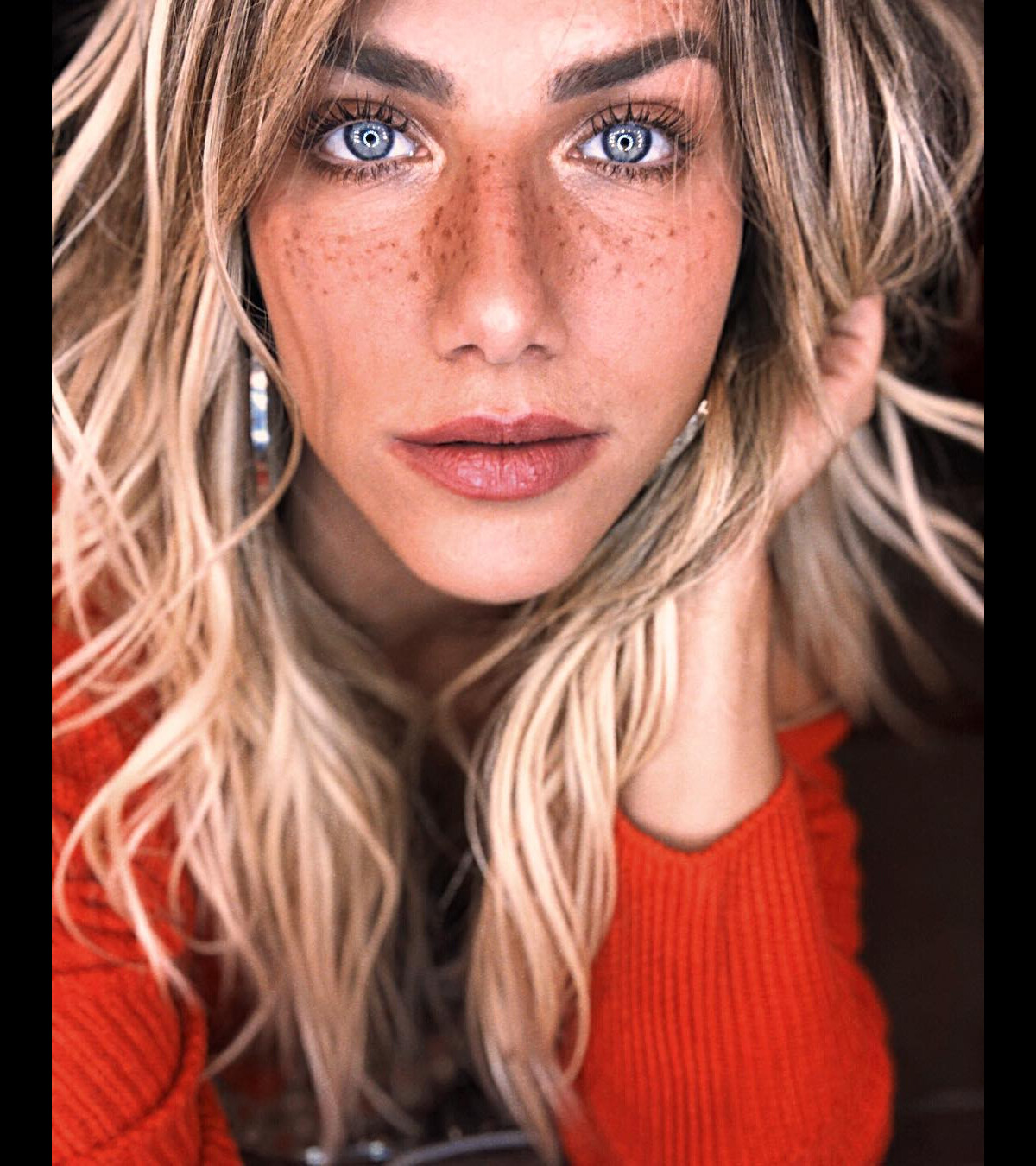 Sobrancelhas Bem Cuidadas: Moldura Perfeita para Rosto e Sardas - inspiração 1