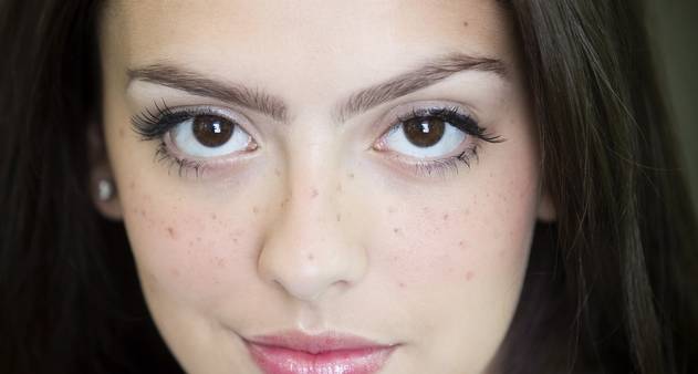 Sobrancelhas Bem Cuidadas: Moldura Perfeita para Rosto e Sardas - inspiração 2