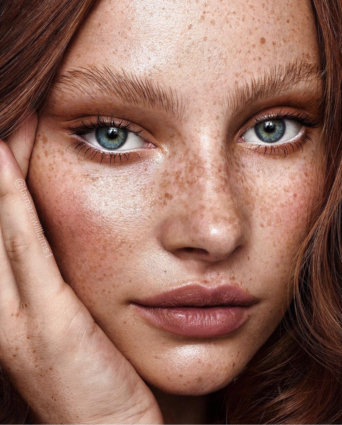 Finalização Perfeita: Selando a Maquiagem com Leveza e Durabilidade - inspiração 1