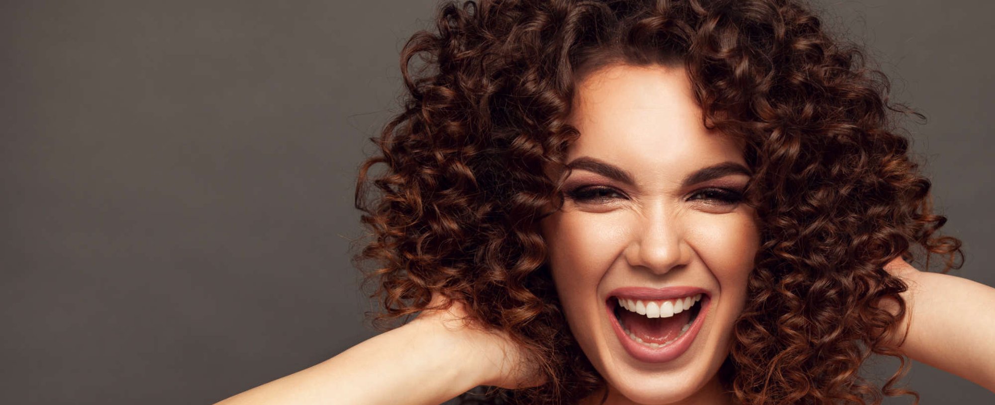 Estilizando Seus Cachos Para Ocasiões Especiais: Do Dia a Dia ao Glamour - inspiração 2