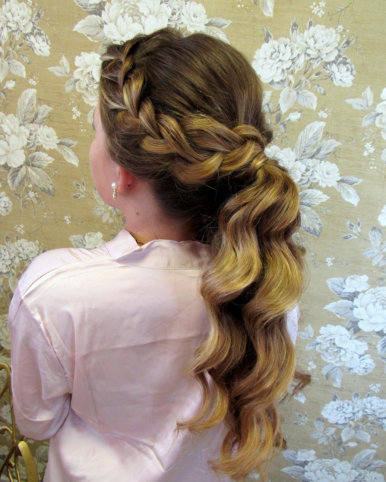 Rabo de Cavalo com Trança: A Combinação Perfeita de Texturas - inspiração 1