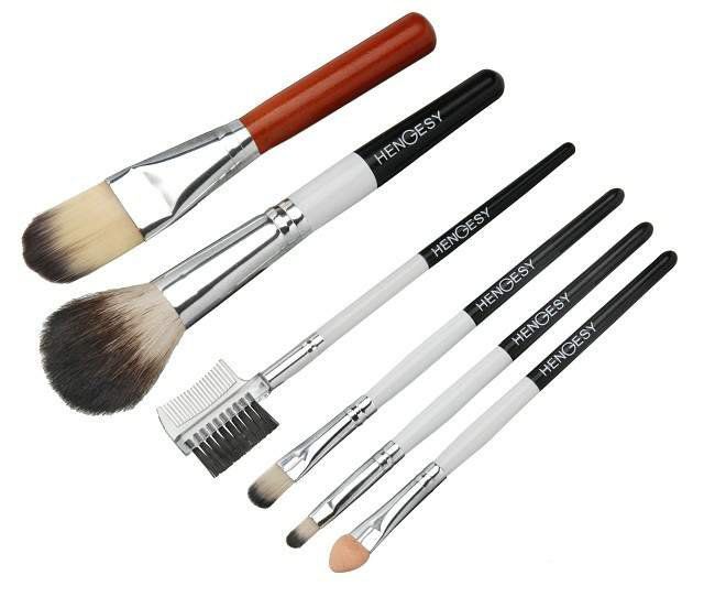 Pincéis de Batom e Lábios: Definição e Aplicação Uniforme - inspiração 1