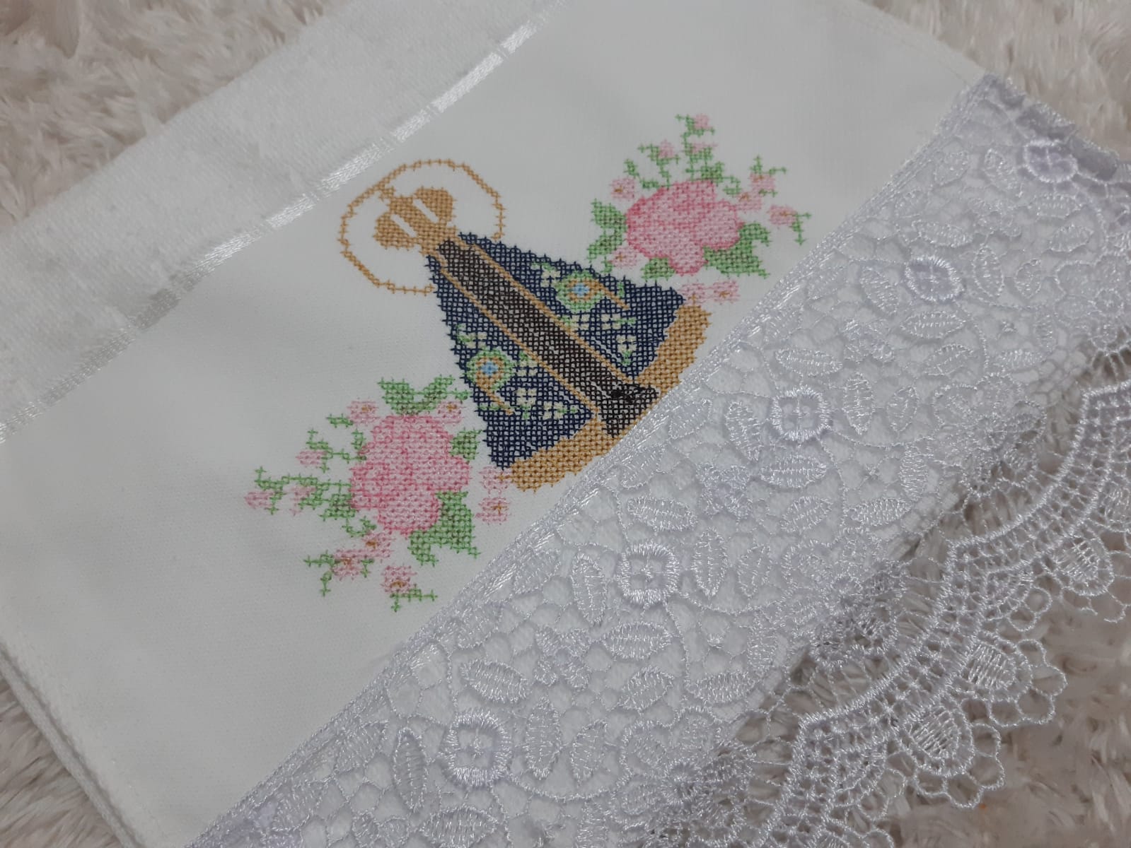 Materiais Essenciais: Agulha, Linha e Bastidor - inspiração 1