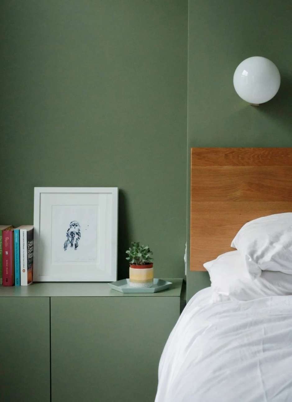 Parede Verde com Elementos Decorativos: Personalizando Seu Oásis - inspiração 2