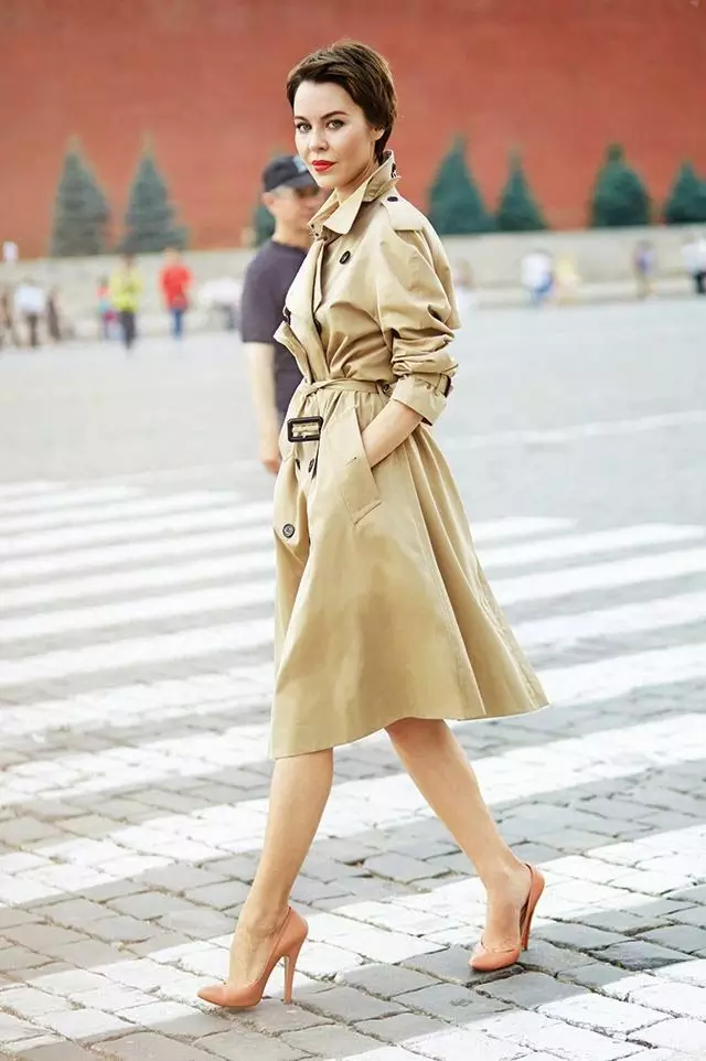 Trench Coat com Jeans: O Casual Chic que Sempre Funciona - inspiração 2
