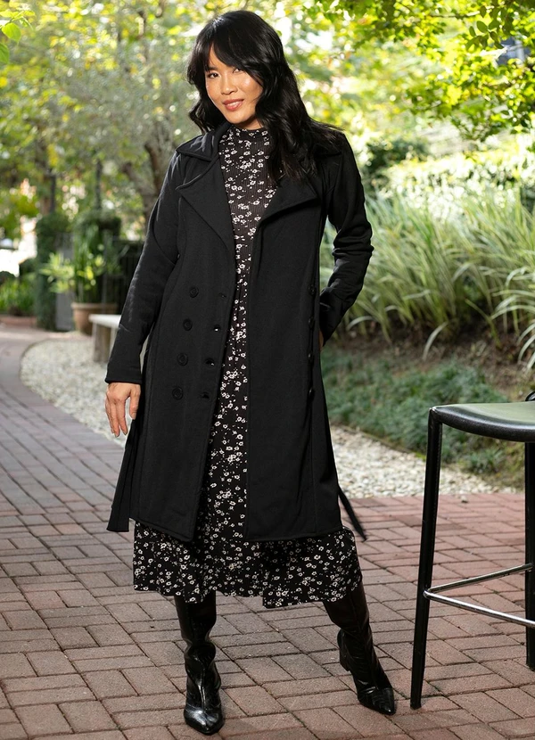 Sensualidade Velada: Trench Coat com Peças em Renda ou Seda - inspiração 2