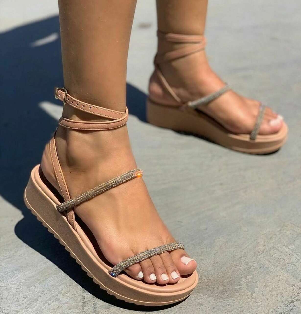 Sandálias de Dedo Sofisticadas: O Chinelo Elevado a Outro Nível - inspiração 2