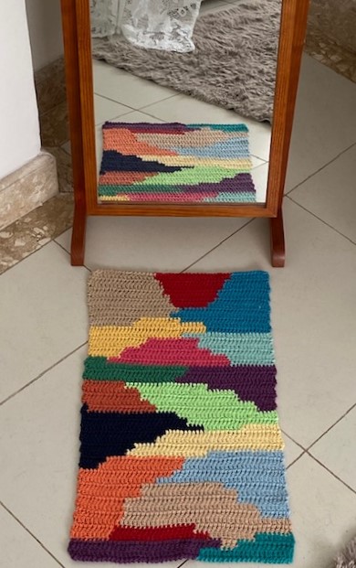 Inspiração Infinita: Ideias para Usar Seu Tapete de Crochê Colorido - inspiração 1