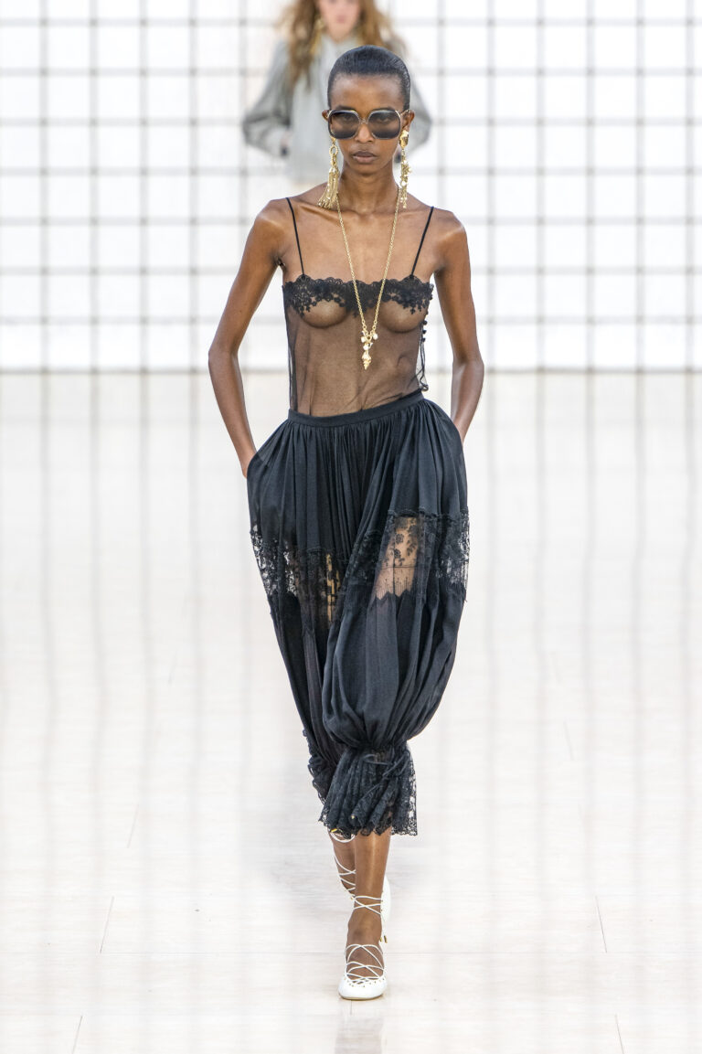 A Nova Era do Jeans: Cortes Reinventados e Lavagens Inesperadas - inspiração 2