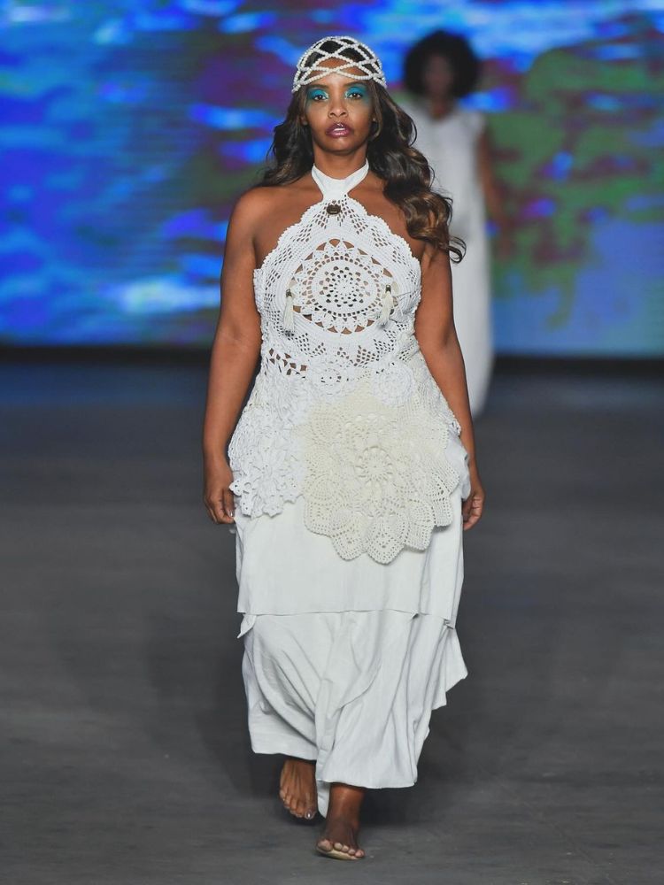 A Silhueta Oversized Continua: Conforto com um Toque de Glamour - inspiração 1