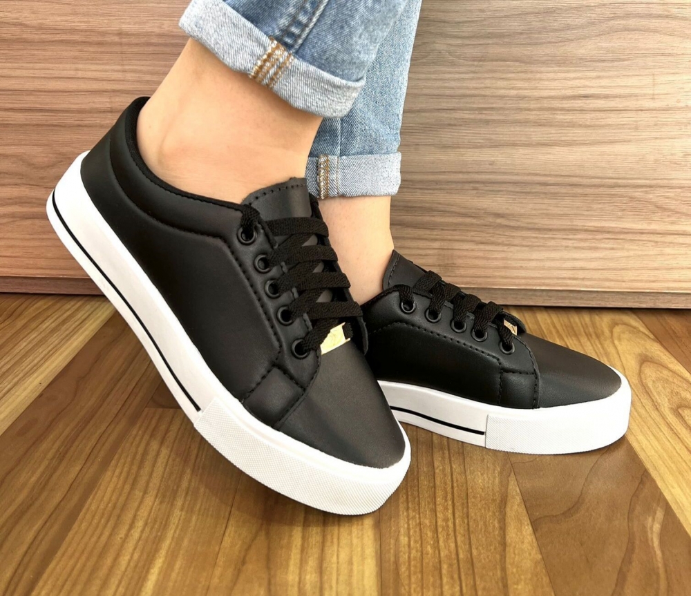 O tênis que eleva seu visual de trabalho. - inspiração 2