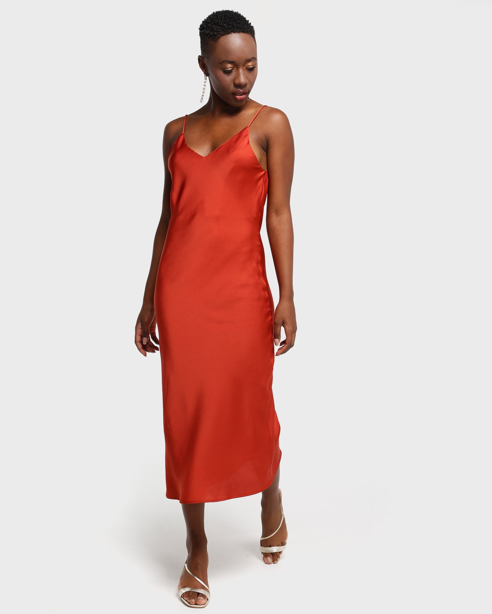 O Toque Pessoal: Personalizando Seu Slip Dress - inspiração 2