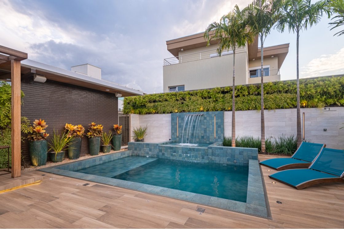 acabamentos de piscina pequena